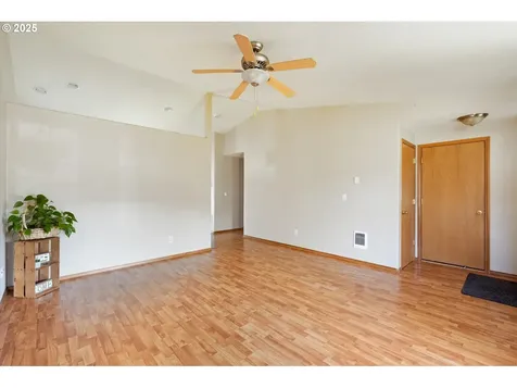 155 Boardwalk Way Kelso WA 98626