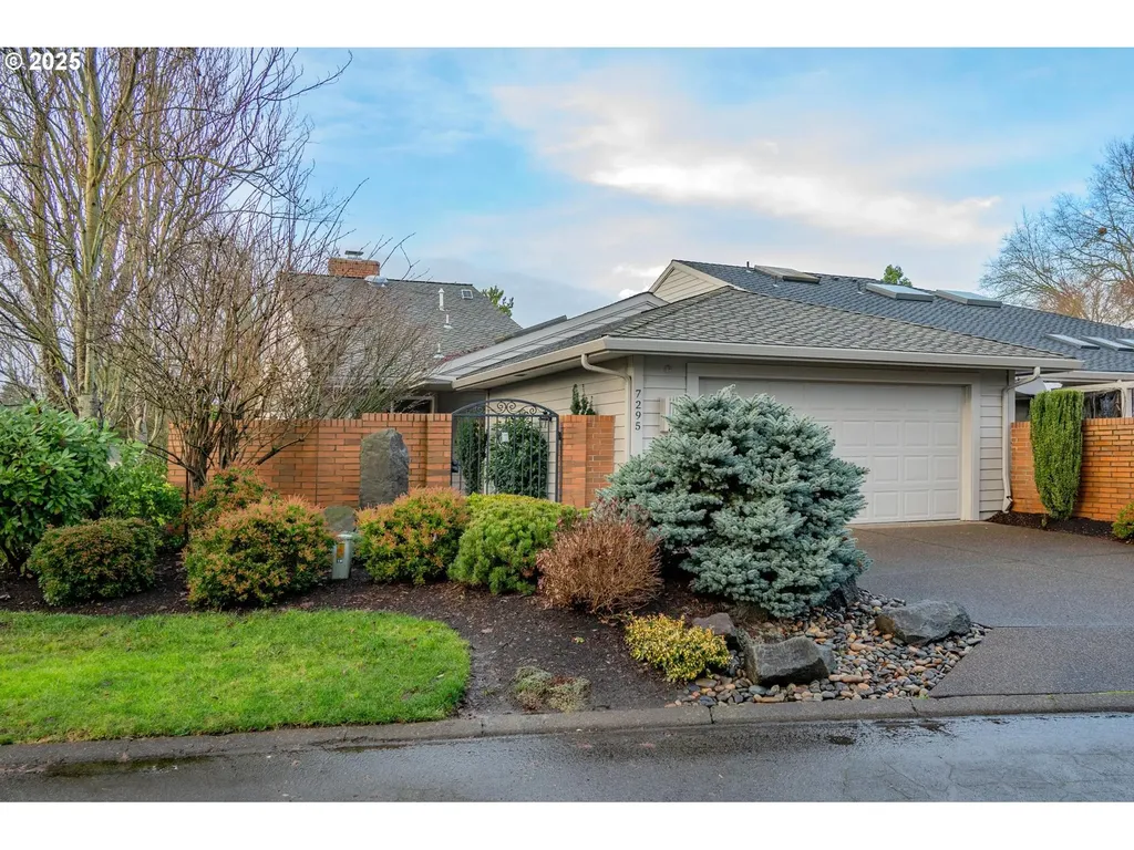 7295 SW East Lake Court Wilsonville OR 97070