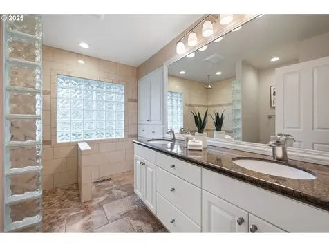 7295 SW East Lake Court Wilsonville OR 97070