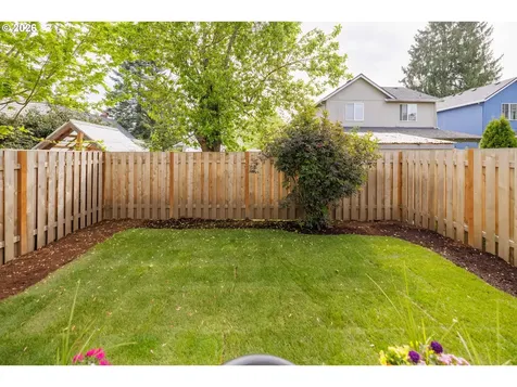 8820 N Fiske Avenue Portland OR 97203