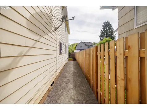 8820 N Fiske Avenue Portland OR 97203