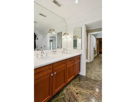 1111 NE 37th Avenue Portland OR 97232