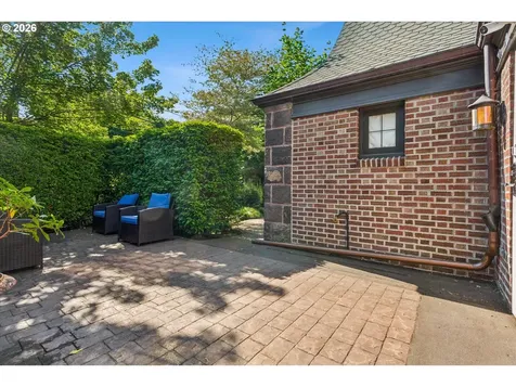 1111 NE 37th Avenue Portland OR 97232