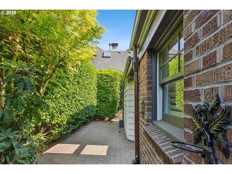 1111 NE 37th Avenue Portland OR 97232