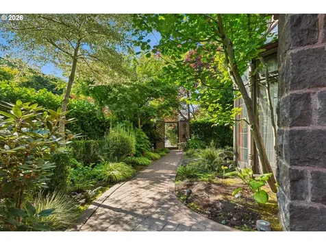 1111 NE 37th Avenue Portland OR 97232