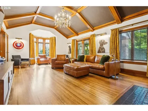 1111 NE 37th Avenue Portland OR 97232