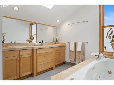 1262 NW Summit Avenue Portland OR 97210