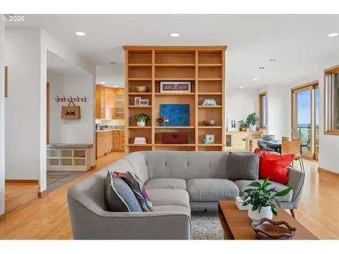 1262 NW Summit Avenue Portland OR 97210