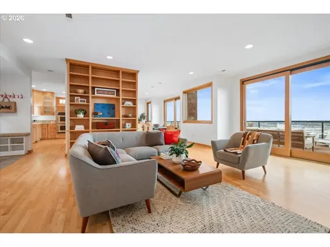 1262 NW Summit Avenue Portland OR 97210