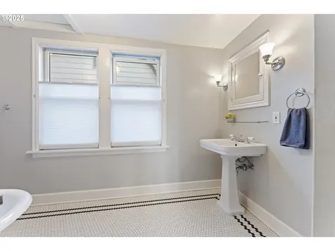 7427 SE 29th Avenue Portland OR 97202