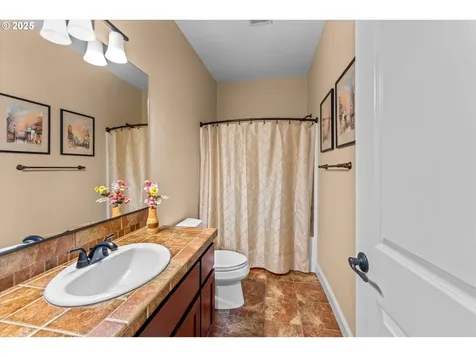 835 W U Street Washougal WA 98671