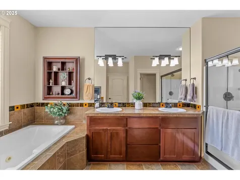 835 W U Street Washougal WA 98671
