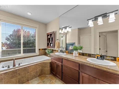 835 W U Street Washougal WA 98671