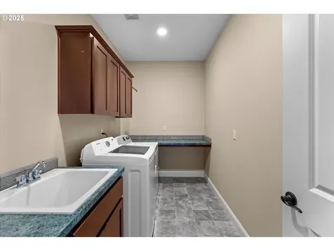 835 W U Street Washougal WA 98671