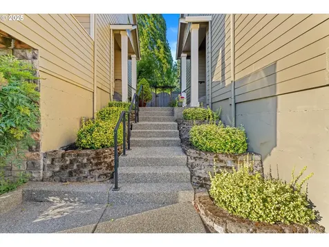 835 W U Street Washougal WA 98671