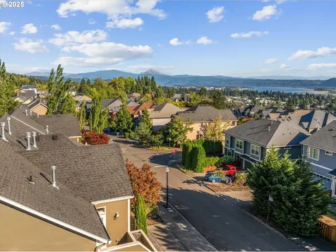 835 W U Street Washougal WA 98671