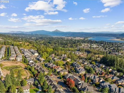 835 W U Street Washougal WA 98671