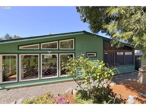 1504 NE Village Squire Court Gresham OR 97030