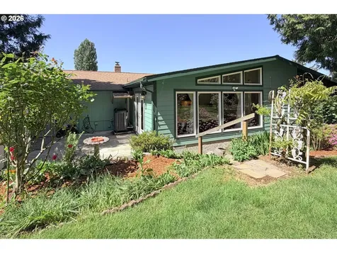 1504 NE Village Squire Court Gresham OR 97030