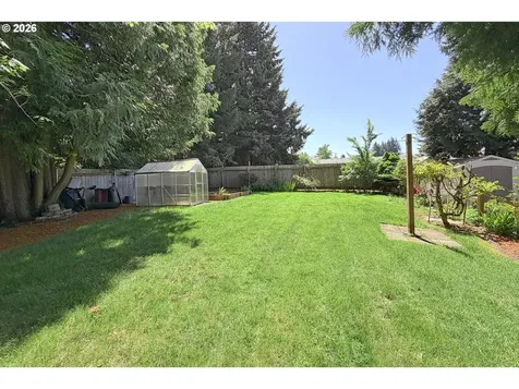 1504 NE Village Squire Court Gresham OR 97030