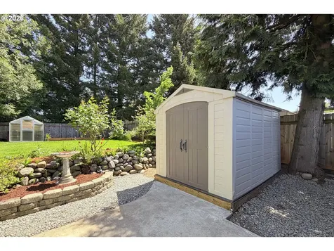 1504 NE Village Squire Court Gresham OR 97030