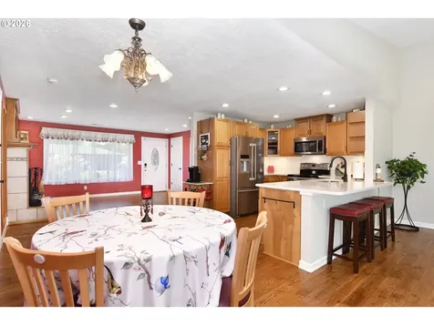 1504 NE Village Squire Court Gresham OR 97030