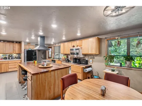 90050 Killian Lane Elmira OR 97437