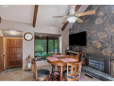 90050 Killian Lane Elmira OR 97437