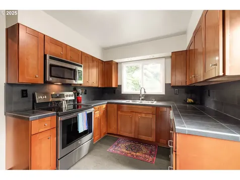 6341 NE 22nd Avenue Portland OR 97211