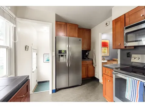 6341 NE 22nd Avenue Portland OR 97211