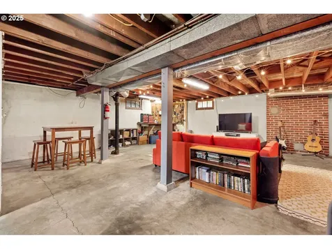 6341 NE 22nd Avenue Portland OR 97211