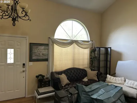 5992 SE Blossom Street Hillsboro OR 97123