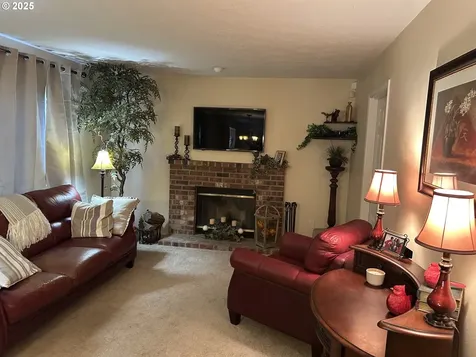 5992 SE Blossom Street Hillsboro OR 97123