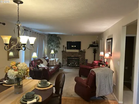 5992 SE Blossom Street Hillsboro OR 97123