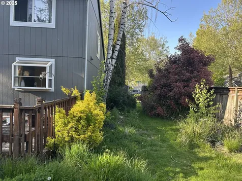 5992 SE Blossom Street Hillsboro OR 97123