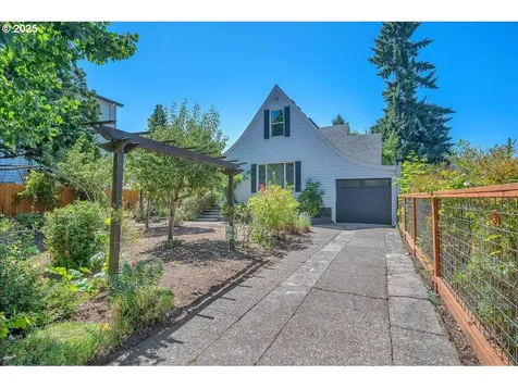 5264 N Amherst Street Portland OR 97203