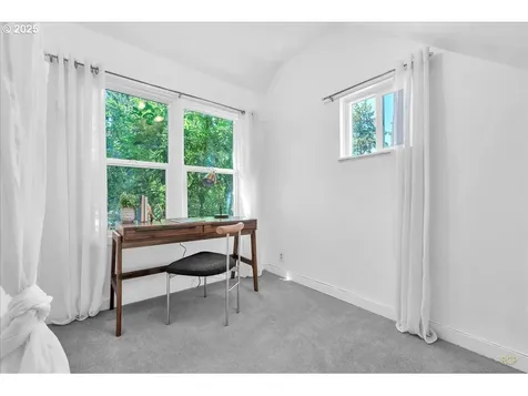 5264 N Amherst Street Portland OR 97203