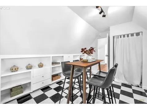 5264 N Amherst Street Portland OR 97203