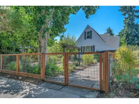 5264 N Amherst Street Portland OR 97203