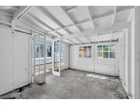 5264 N Amherst Street Portland OR 97203