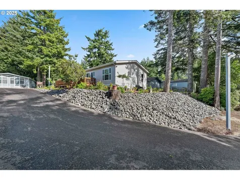 610 Shorepines Place Coos Bay OR 97420