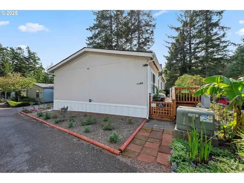 610 Shorepines Place Coos Bay OR 97420