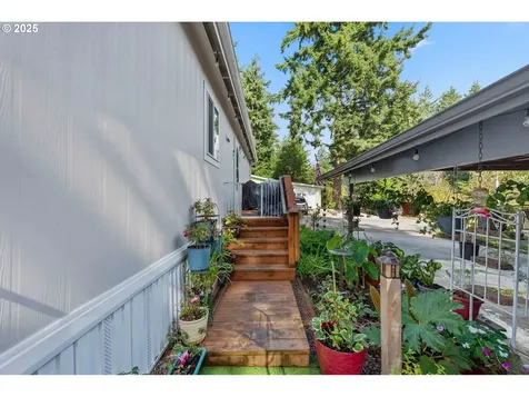 610 Shorepines Place Coos Bay OR 97420