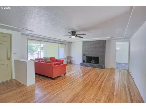 7077 Main Street Springfield OR 97478