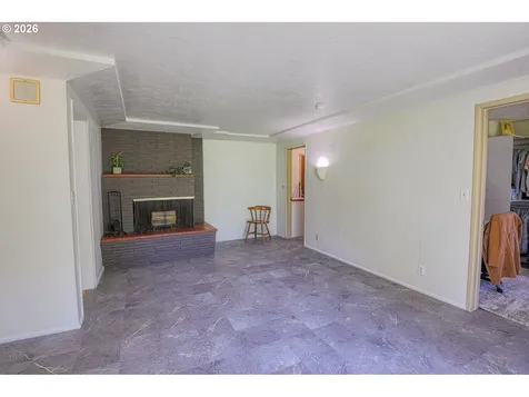 7077 Main Street Springfield OR 97478