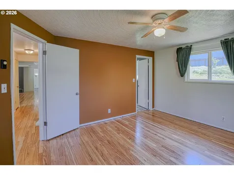 7077 Main Street Springfield OR 97478
