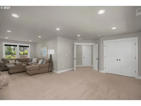 4720 Firwood Road Lake Oswego OR 97035