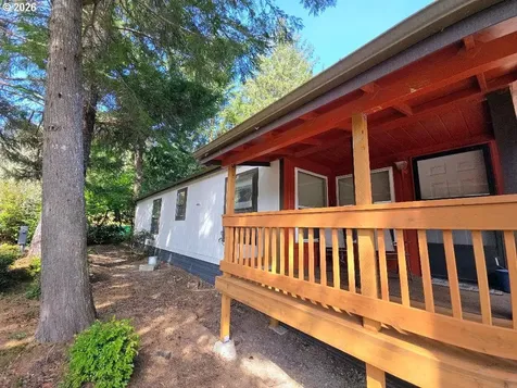 530 Shorepines Place Coos Bay OR 97420