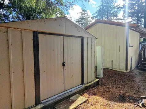 530 Shorepines Place Coos Bay OR 97420