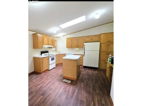 530 Shorepines Place Coos Bay OR 97420